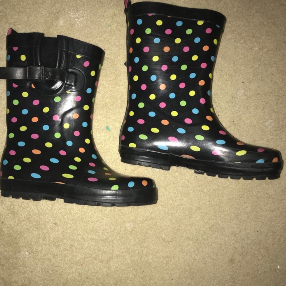 Size 7 polka dot rain boots